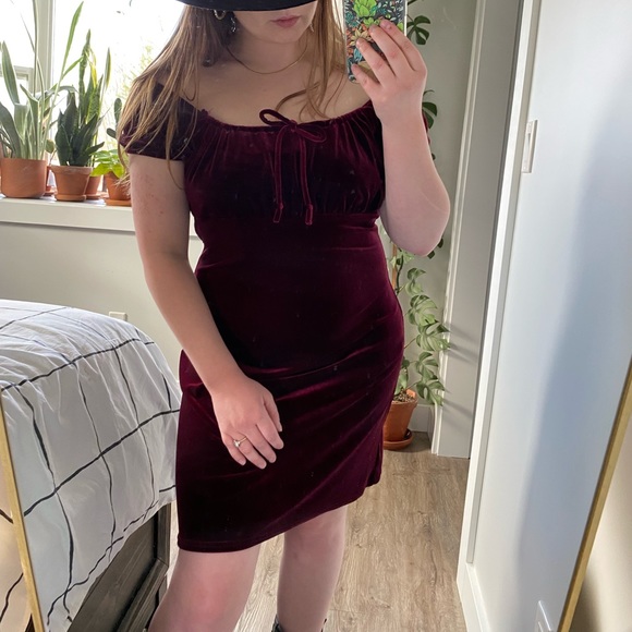 Meet your Posher, Jaclynne - Picture 2 of 4